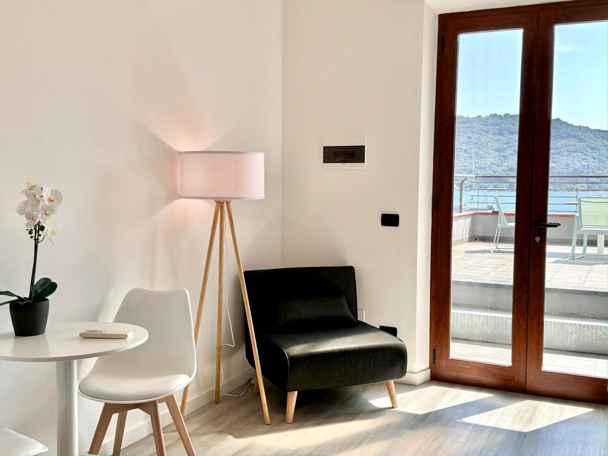 פורטו ונרה Mirage Rooms & Apartments מראה חיצוני תמונה