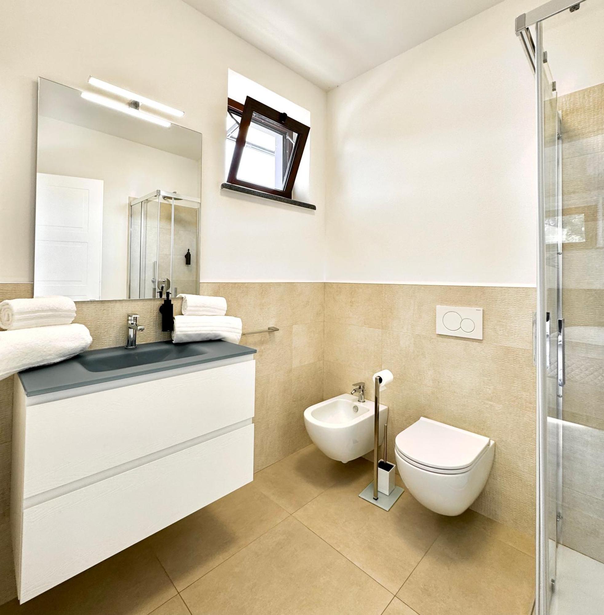 פורטו ונרה Mirage Rooms & Apartments מראה חיצוני תמונה