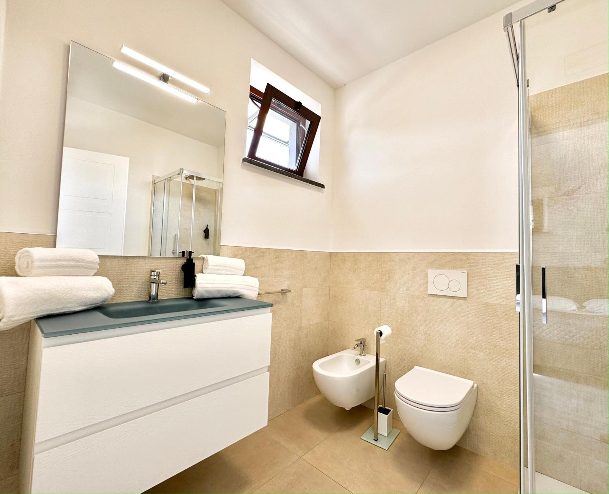 פורטו ונרה Mirage Rooms & Apartments מראה חיצוני תמונה